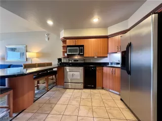 Photo #2: 2531964 Listing