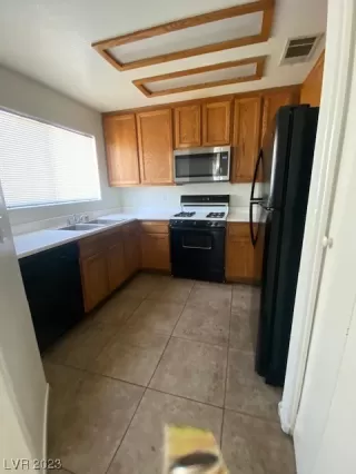 Photo #2: 2532003 Listing 