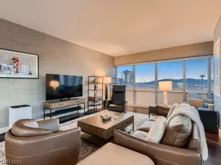 Photo #5: 2532016 Listing