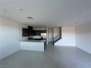 Photo #2: 2532077 Listing 