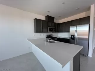 Photo #3: 2532077 Listing 