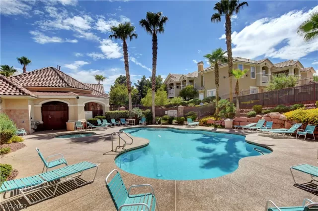 MLS: 2532093 Condo For Sale