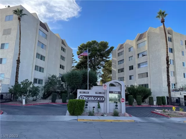 MLS: 2532096 Condo For Sale