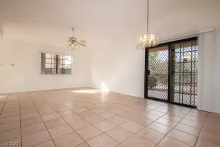 Photo #6: 2532114 Listing