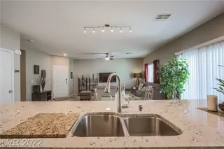 Photo #4: 2532182 Listing