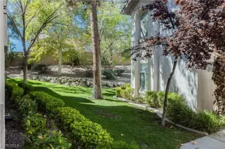 Photo #2: 2532211 Listing