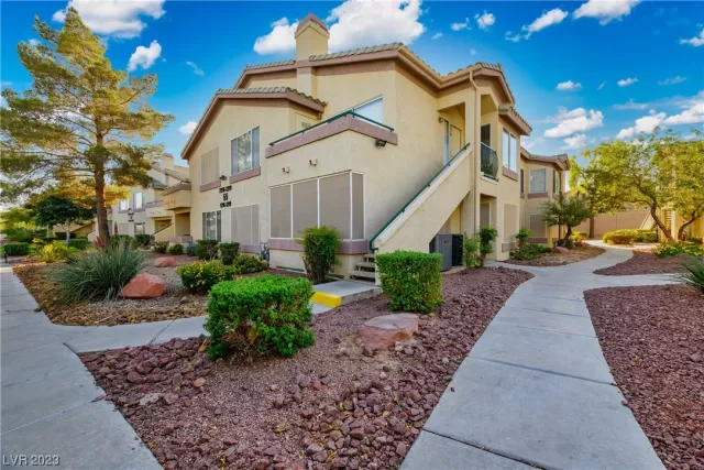 MLS: 2532226 Condo For Sale