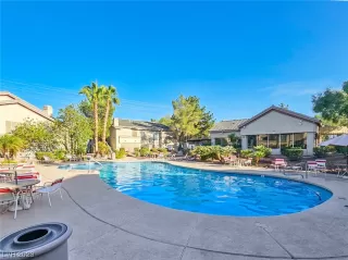 Photo #4: 2532226 Listing