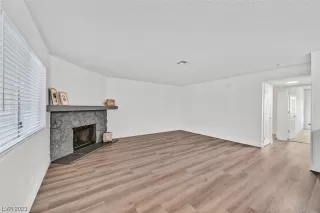 Photo #4: 2532235 Listing