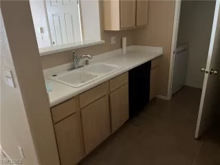 Photo #6: 2532239 Listing