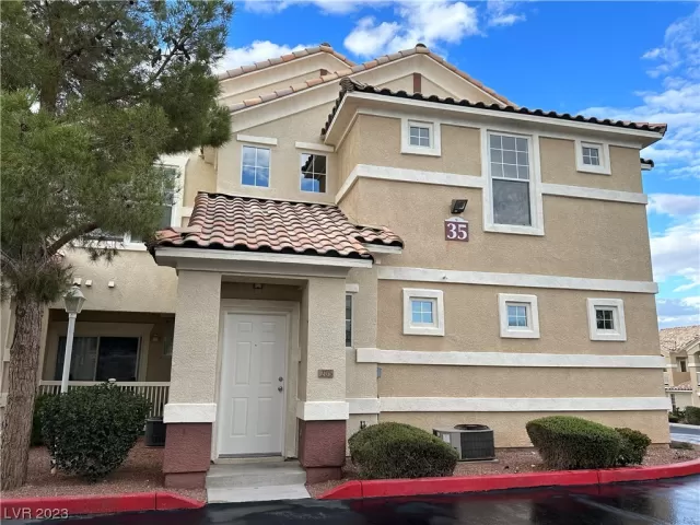 MLS: 2532260 Condo For Sale