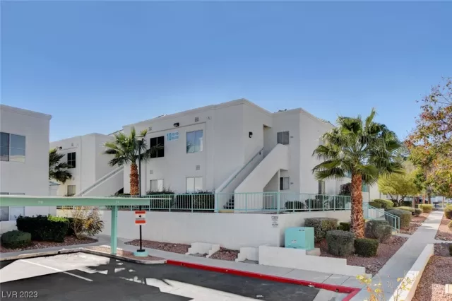 MLS: 2532290 Condo For Sale