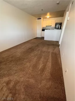 Photo #6: 2532325 Listing 