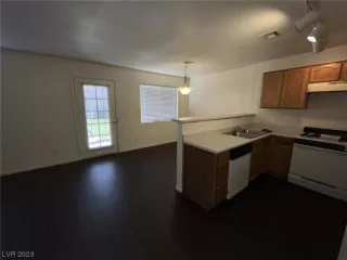 Photo #6: 2532362 Listing 