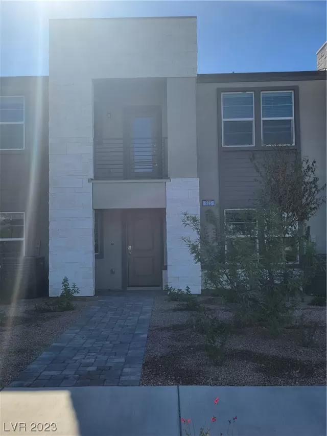 MLS: 2532365 Condo For Sale