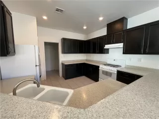 Photo #3: 2532366 Listing 