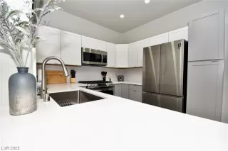 Photo #1: 2532384 Listing 