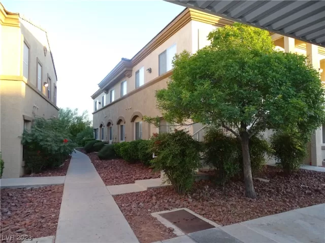 MLS: 2532392 Condo For Sale