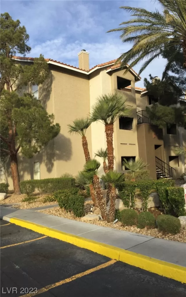 MLS: 2532393 Condo For Sale