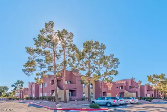 MLS: 2532431 Condo For Sale