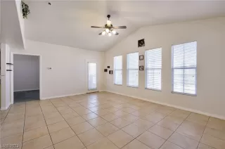 Photo #5: 2532451 Listing