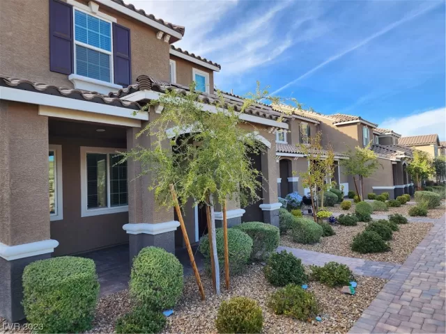 MLS: 2532486 Condo For Sale