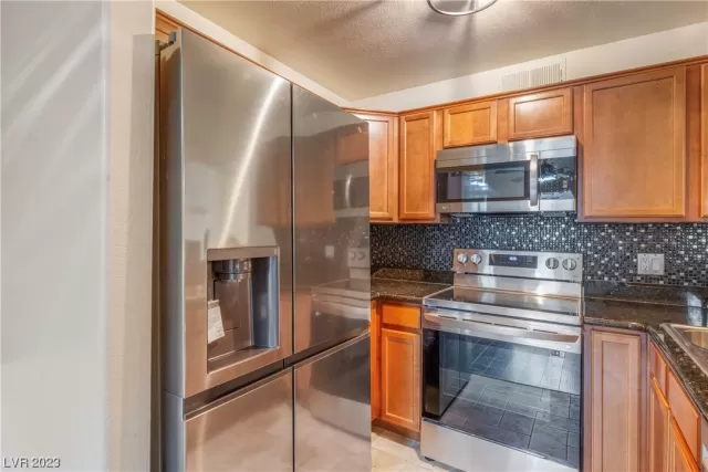 MLS: 2532487 Condo For Sale