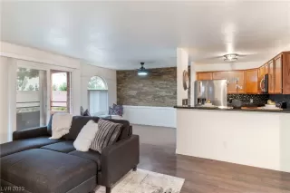 Photo #1: 2532487 Listing