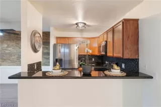 Photo #2: 2532487 Listing