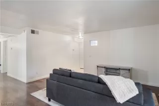 Photo #3: 2532487 Listing