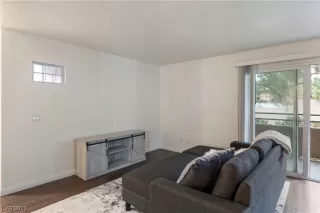 Photo #4: 2532487 Listing