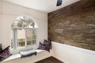 Photo #6: 2532487 Listing