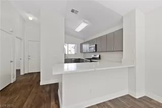 Photo #2: 2532499 Listing 