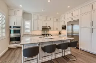 Photo #5: 2532530 Listing