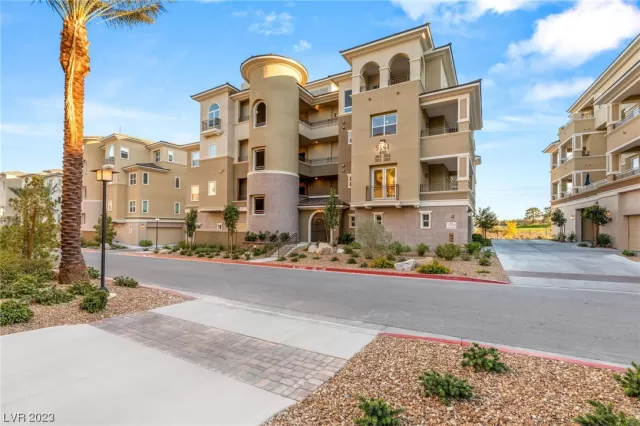 MLS: 2532542 Condo For Sale