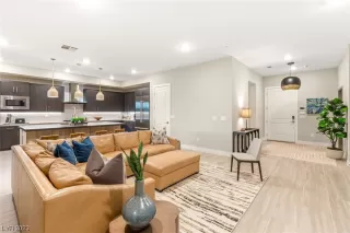 Photo #3: 2532542 Listing