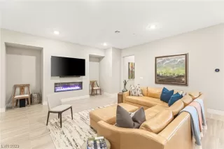 Photo #4: 2532542 Listing