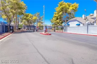 Photo #2: 2532612 Listing