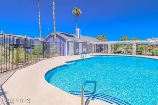 Photo #4: 2532612 Listing