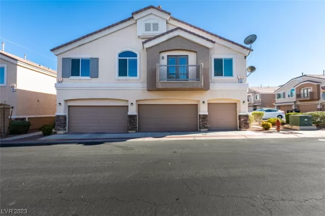 MLS: 2532661 Condo For Sale