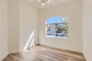 Photo #3: 2532681 Listing