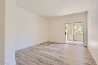 Photo #5: 2532681 Listing