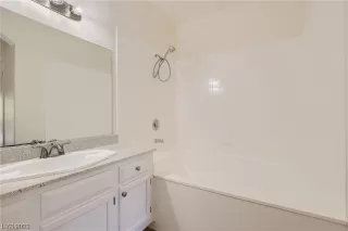 Photo #6: 2532681 Listing