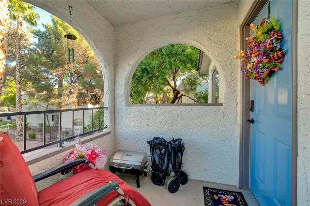 MLS: 2532682 Condo For Sale