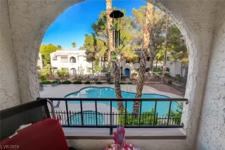 Photo #5: 2532682 Listing