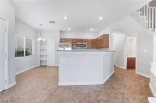 Photo #6: 2532705 Listing 
