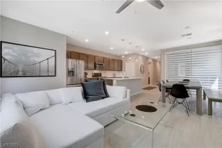 Photo #1: 2532711 Listing