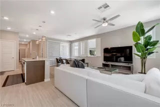 Photo #2: 2532711 Listing