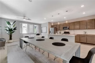 Photo #4: 2532711 Listing