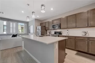 Photo #6: 2532711 Listing